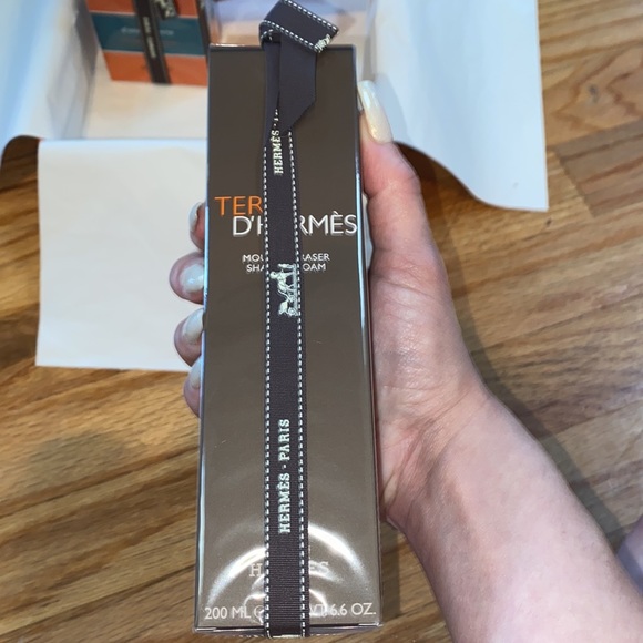NWOT Hermes perfume and shave foam gift set w/ Hermes box & Hermes ribbons - Picture 5 of 9